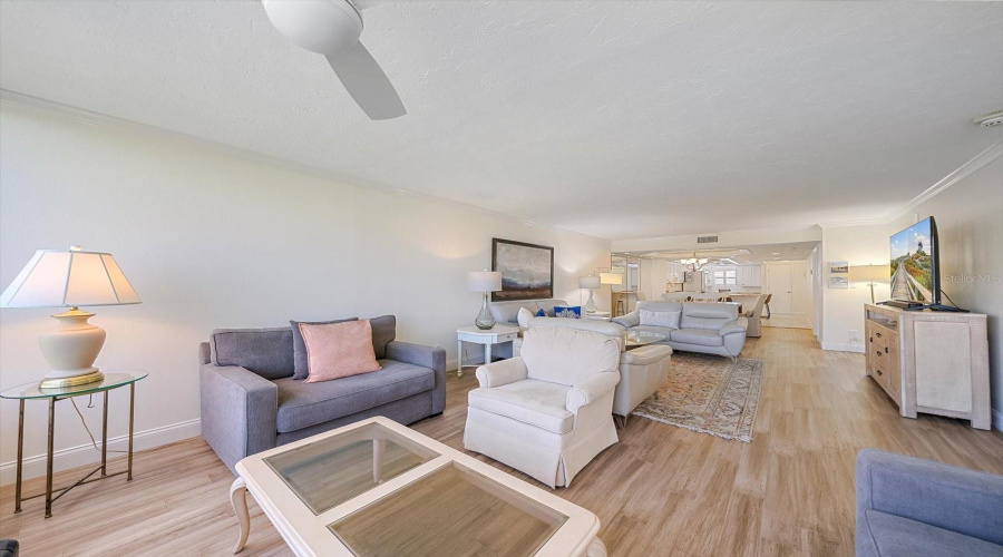 Sarasota, Florida 34242, 2 Bedroom Bedrooms, ,2 Bathroombathrooms,Residential,For Sale,Midnight Pass,0,Mfrn6144235
