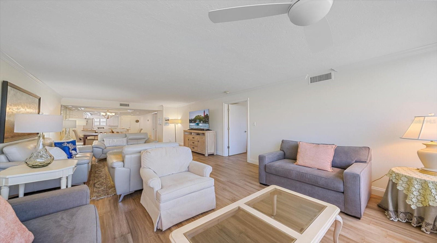 Sarasota, Florida 34242, 2 Bedroom Bedrooms, ,2 Bathroombathrooms,Residential,For Sale,Midnight Pass,0,Mfrn6144235