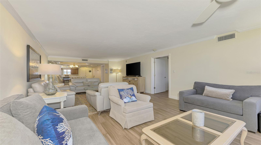 Sarasota, Florida 34242, 2 Bedroom Bedrooms, ,2 Bathroombathrooms,Residential,For Sale,Midnight Pass,0,Mfrn6144235