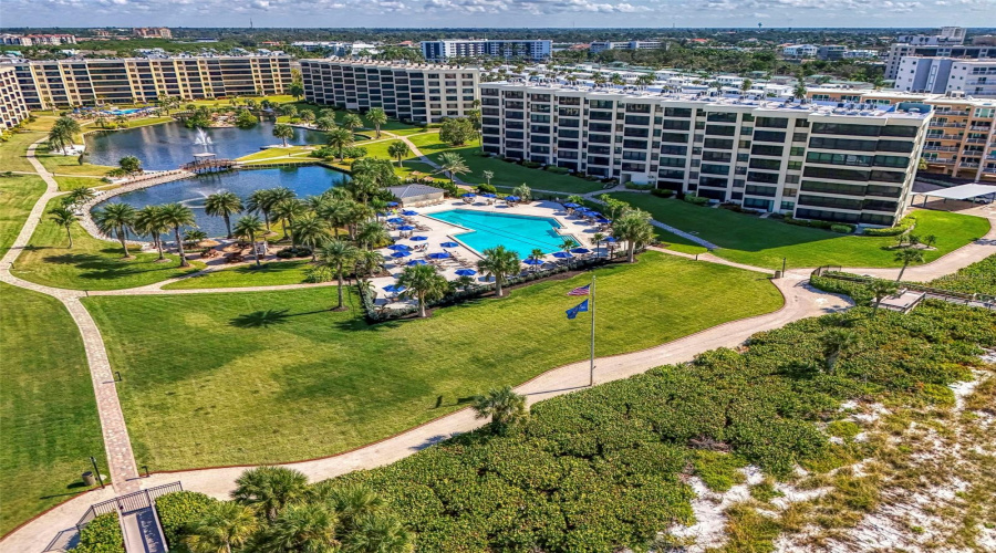 Sarasota, Florida 34242, 2 Bedroom Bedrooms, ,2 Bathroombathrooms,Residential,For Sale,Midnight Pass,0,Mfrn6144235