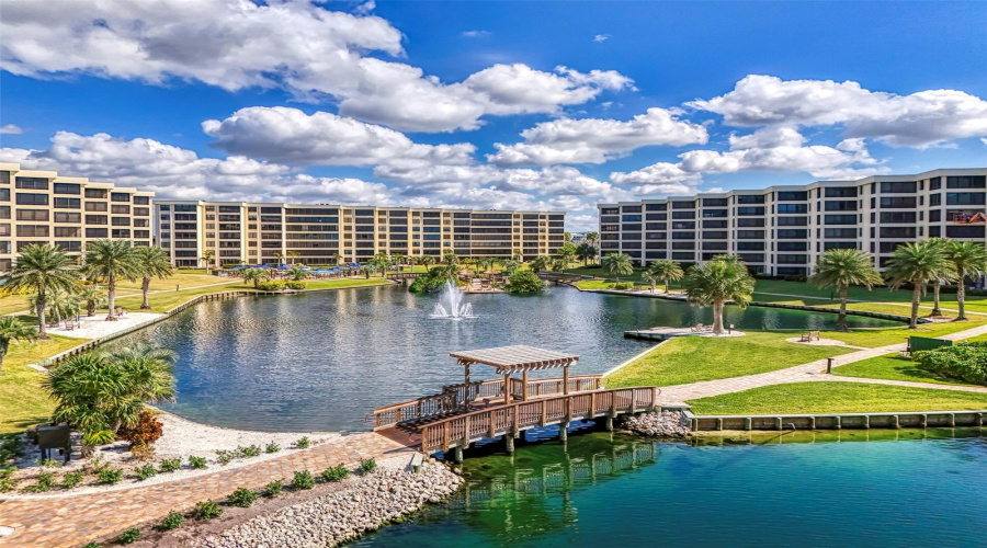 Sarasota, Florida 34242, 2 Bedroom Bedrooms, ,2 Bathroombathrooms,Residential,For Sale,Midnight Pass,0,Mfrn6144235