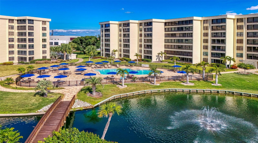 Sarasota, Florida 34242, 2 Bedroom Bedrooms, ,2 Bathroombathrooms,Residential,For Sale,Midnight Pass,0,Mfrn6144235