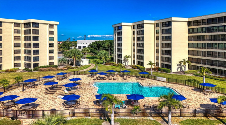 Sarasota, Florida 34242, 2 Bedroom Bedrooms, ,2 Bathroombathrooms,Residential,For Sale,Midnight Pass,0,Mfrn6144235