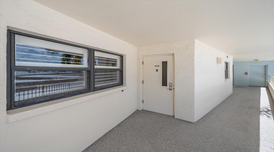 Sarasota, Florida 34242, 2 Bedroom Bedrooms, ,2 Bathroombathrooms,Residential,For Sale,Midnight Pass,0,Mfrn6144235