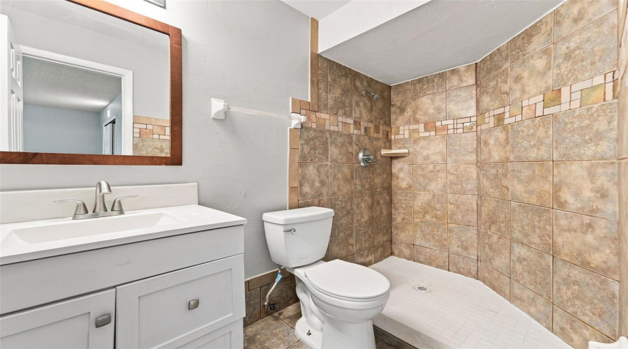 Altamonte Springs, Florida 32714, 5 Bedroom Bedrooms, ,3 Bathroombathrooms,Residential,For Sale,La Salle,0,Mfrv4950854