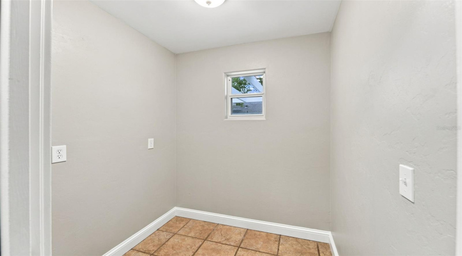 Altamonte Springs, Florida 32714, 5 Bedroom Bedrooms, ,3 Bathroombathrooms,Residential,For Sale,La Salle,0,Mfrv4950854