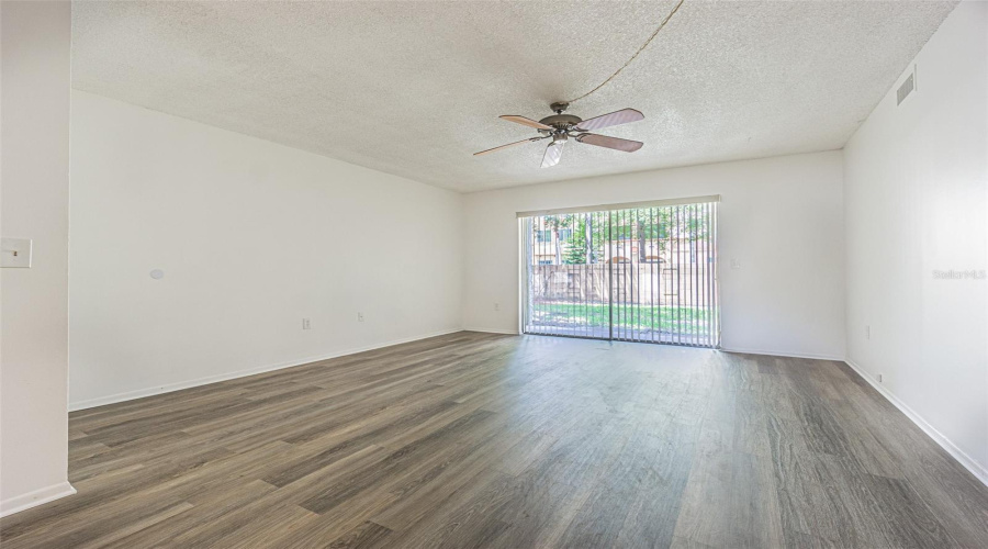 Clearwater, Florida 33764, 2 Bedroom Bedrooms, ,1 Bathroombathrooms,Residential,For Sale,East Bay,0,Mfrtb8541364