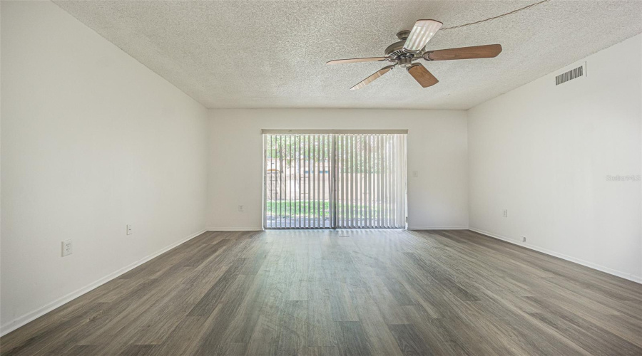 Clearwater, Florida 33764, 2 Bedroom Bedrooms, ,1 Bathroombathrooms,Residential,For Sale,East Bay,0,Mfrtb8541364