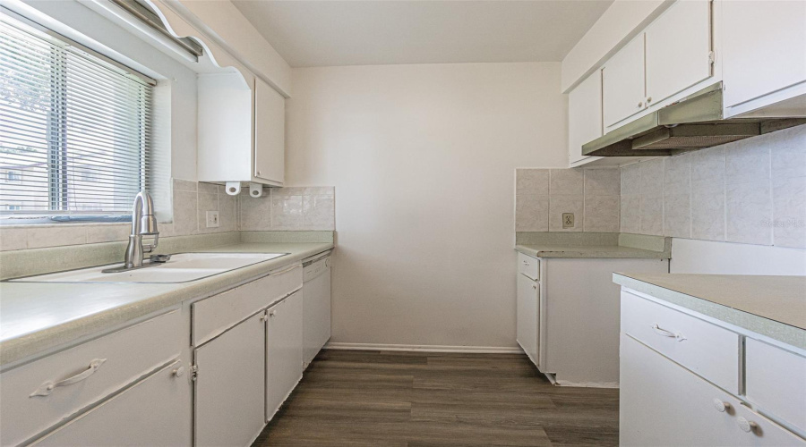 Clearwater, Florida 33764, 2 Bedroom Bedrooms, ,1 Bathroombathrooms,Residential,For Sale,East Bay,0,Mfrtb8541364