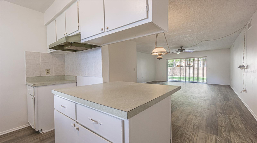 Clearwater, Florida 33764, 2 Bedroom Bedrooms, ,1 Bathroombathrooms,Residential,For Sale,East Bay,0,Mfrtb8541364
