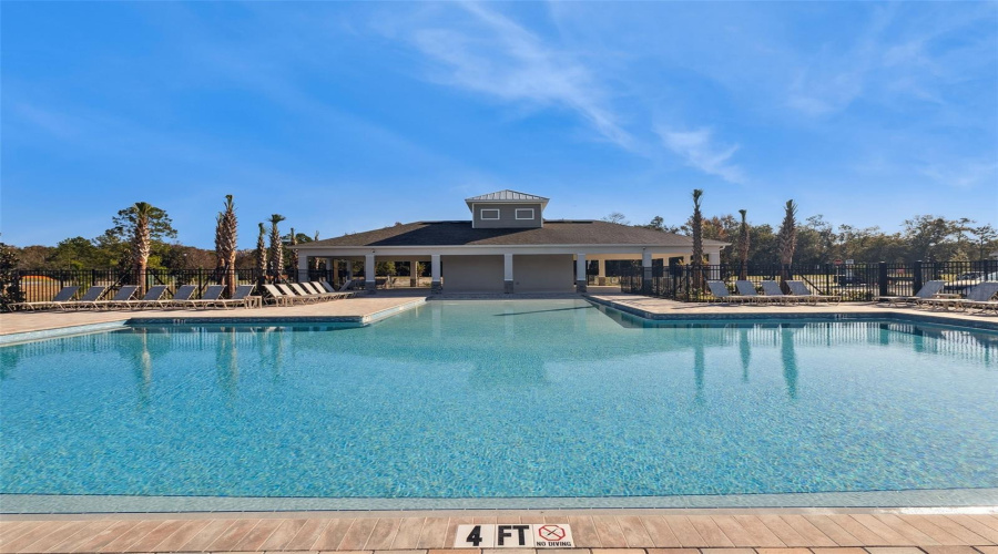 Daytona Beach, Florida 32124, 5 Bedroom Bedrooms, ,3 Bathroombathrooms,Residential,For Sale,Champion Rdg,0,Mfro6400621