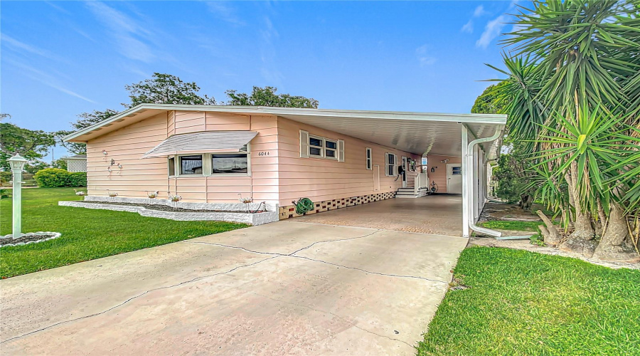 Welcome To 6044 Grand Oaks Dr Se!