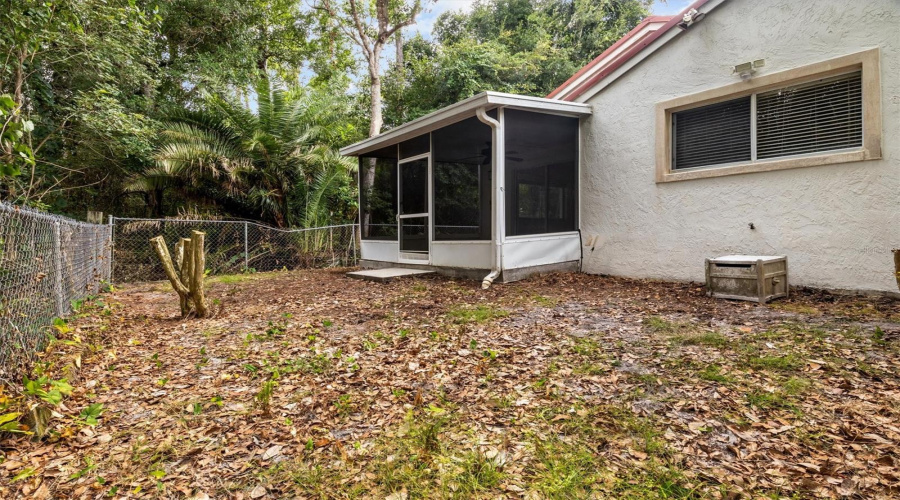 Screen Enclosed Porch - Fenced Backyard
