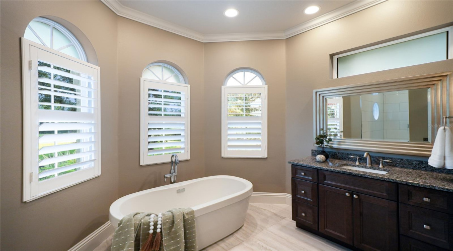 Lakewood Ranch, Florida 34202, 4 Bedroom Bedrooms, ,3 Bathroombathrooms,Residential,For Sale,Lone Tree,0,Mfra4699545