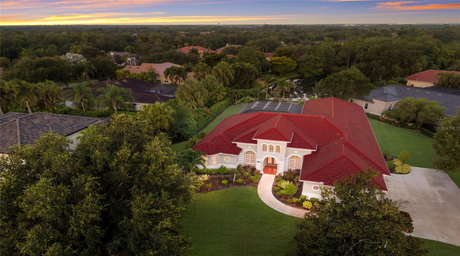 Oversized Lakewood Ranch Lot With A Side-Load Garage Entry