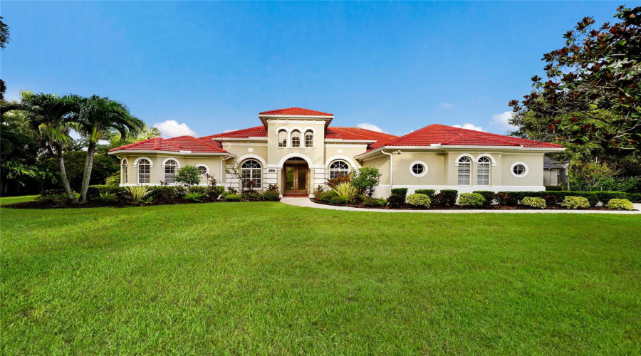 Lakewood Ranch Home With Hurricane Protection Inside The Country Club