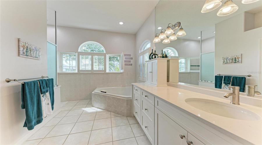 Bradenton, Florida 34208, 3 Bedroom Bedrooms, ,3 Bathroombathrooms,Residential,For Sale,Spinnaker,0,Mfra4683560