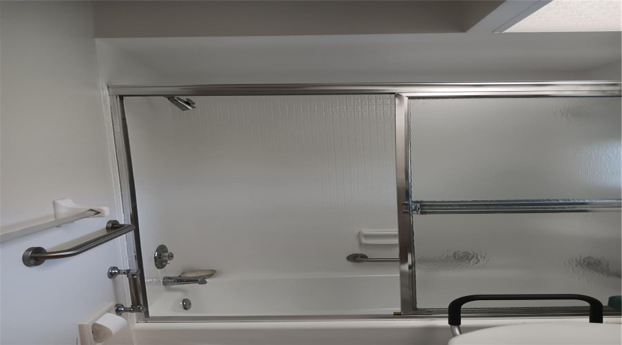 Guest Bth W/ Tub