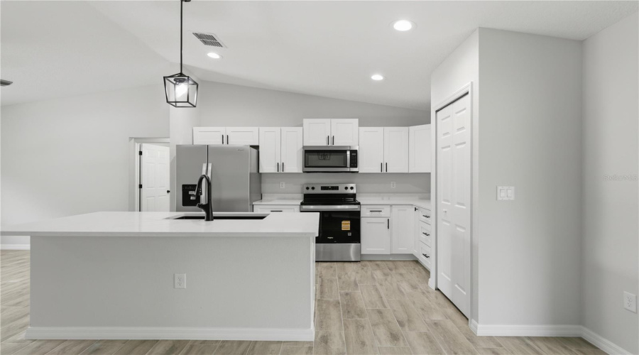 Ocala, Florida 34482, 3 Bedroom Bedrooms, ,2 Bathroombathrooms,Residential,For Sale,63Rd,0,Mfrom721649