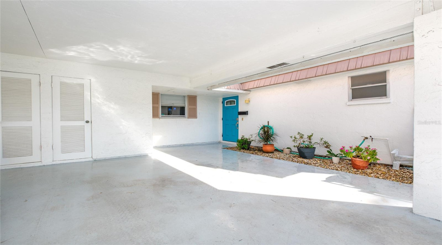 Sarasota, Florida 34231, 2 Bedroom Bedrooms, ,2 Bathroombathrooms,Residential,For Sale,Riverbluff,0,Mfra4697397