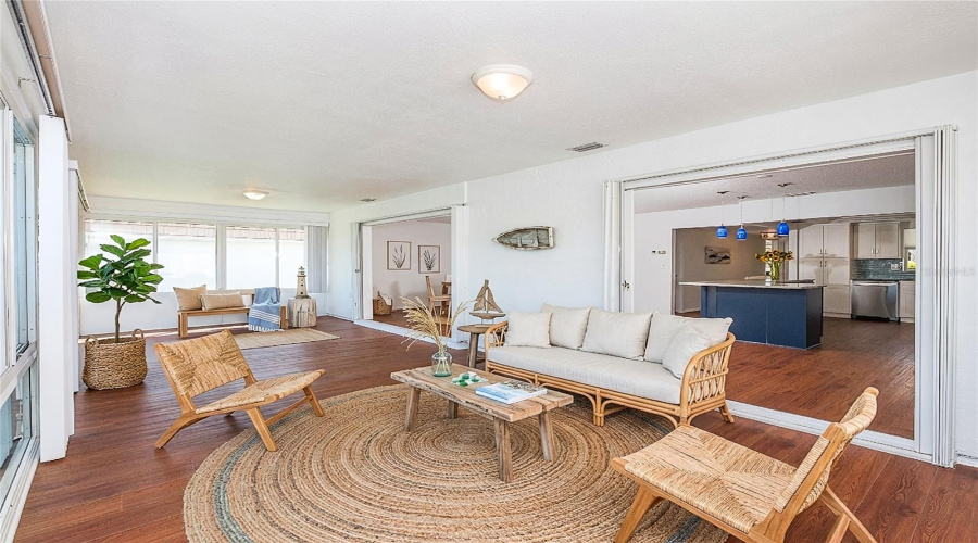 Lanai - Virtually-Staged