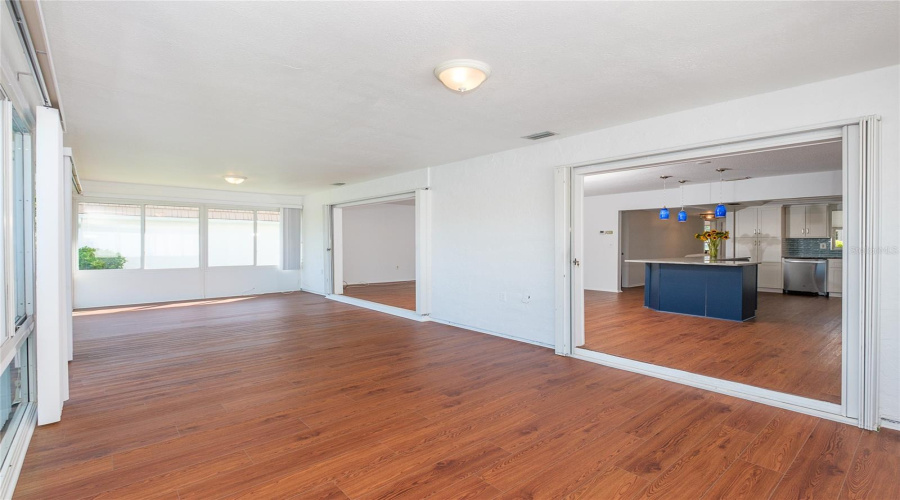 Sarasota, Florida 34231, 2 Bedroom Bedrooms, ,2 Bathroombathrooms,Residential,For Sale,Riverbluff,0,Mfra4697397