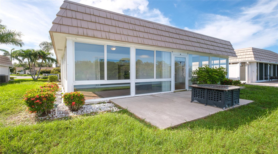 Sarasota, Florida 34231, 2 Bedroom Bedrooms, ,2 Bathroombathrooms,Residential,For Sale,Riverbluff,0,Mfra4697397