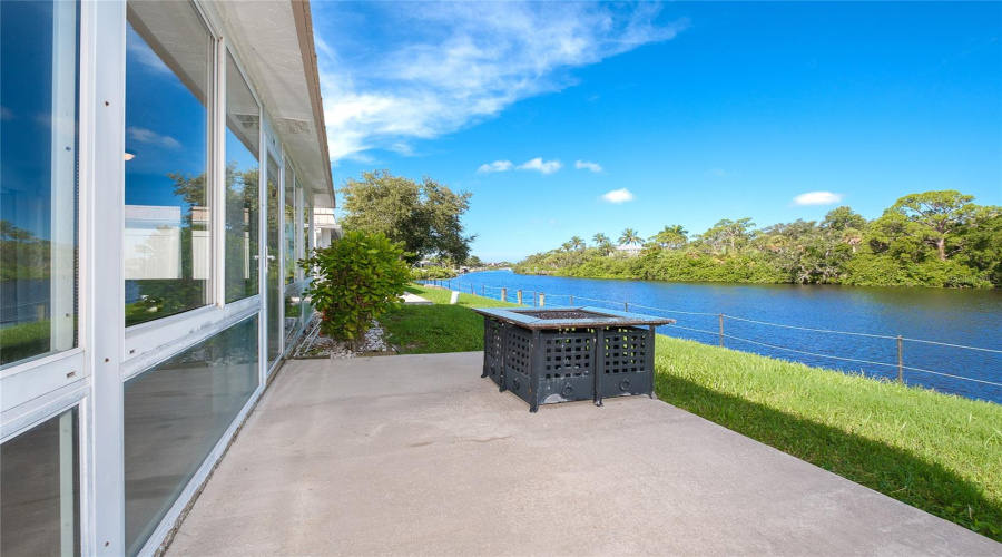 Sarasota, Florida 34231, 2 Bedroom Bedrooms, ,2 Bathroombathrooms,Residential,For Sale,Riverbluff,0,Mfra4697397