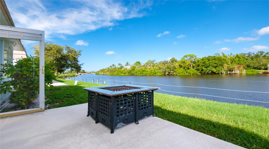 Sarasota, Florida 34231, 2 Bedroom Bedrooms, ,2 Bathroombathrooms,Residential,For Sale,Riverbluff,0,Mfra4697397