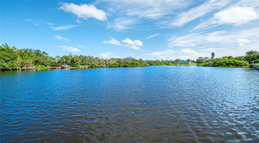 Sarasota, Florida 34231, 2 Bedroom Bedrooms, ,2 Bathroombathrooms,Residential,For Sale,Riverbluff,0,Mfra4697397
