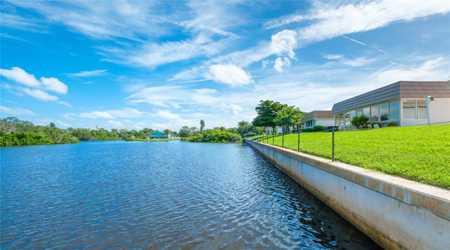 Sarasota, Florida 34231, 2 Bedroom Bedrooms, ,2 Bathroombathrooms,Residential,For Sale,Riverbluff,0,Mfra4697397
