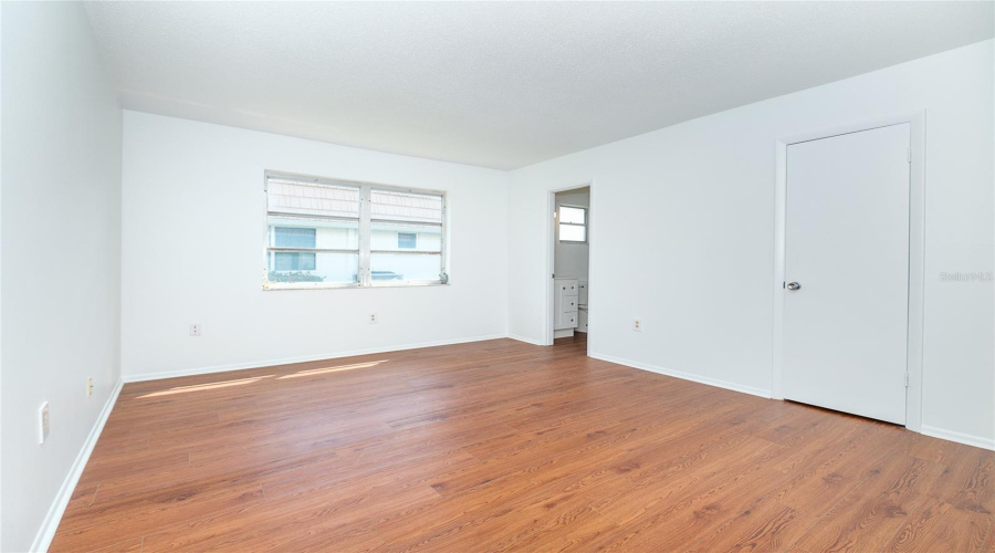 Sarasota, Florida 34231, 2 Bedroom Bedrooms, ,2 Bathroombathrooms,Residential,For Sale,Riverbluff,0,Mfra4697397