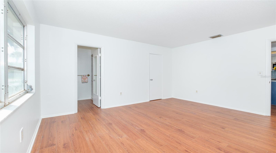 Sarasota, Florida 34231, 2 Bedroom Bedrooms, ,2 Bathroombathrooms,Residential,For Sale,Riverbluff,0,Mfra4697397