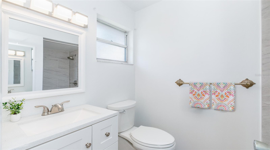 Sarasota, Florida 34231, 2 Bedroom Bedrooms, ,2 Bathroombathrooms,Residential,For Sale,Riverbluff,0,Mfra4697397