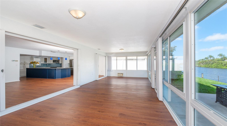 Sarasota, Florida 34231, 2 Bedroom Bedrooms, ,2 Bathroombathrooms,Residential,For Sale,Riverbluff,0,Mfra4697397