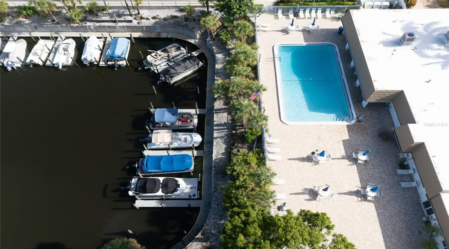 Sarasota, Florida 34231, 2 Bedroom Bedrooms, ,2 Bathroombathrooms,Residential,For Sale,Riverbluff,0,Mfra4697397