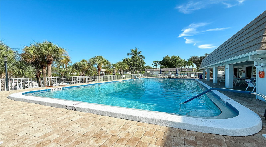 Sarasota, Florida 34231, 2 Bedroom Bedrooms, ,2 Bathroombathrooms,Residential,For Sale,Riverbluff,0,Mfra4697397