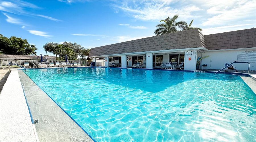 Sarasota, Florida 34231, 2 Bedroom Bedrooms, ,2 Bathroombathrooms,Residential,For Sale,Riverbluff,0,Mfra4697397