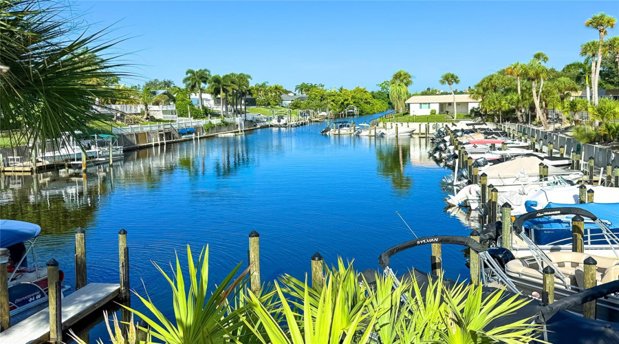 Sarasota, Florida 34231, 2 Bedroom Bedrooms, ,2 Bathroombathrooms,Residential,For Sale,Riverbluff,0,Mfra4697397