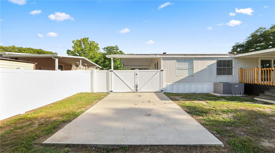 Lakeland, Florida 33810, 4 Bedroom Bedrooms, ,2 Bathroombathrooms,Residential,For Sale,Rollinglen,0,Mfrl4963020