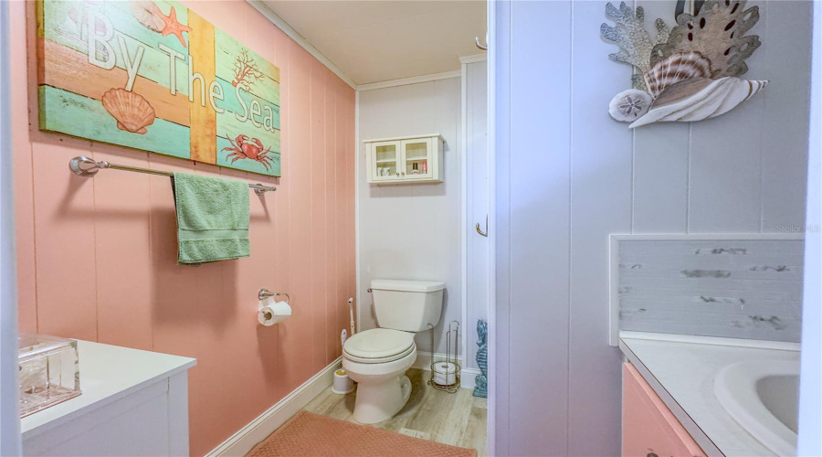 Largo, Florida 33773, 2 Bedroom Bedrooms, ,2 Bathroombathrooms,Residential,For Sale,Magnolia,0,Mfrtb8452306