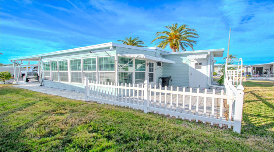 Largo, Florida 33773, 2 Bedroom Bedrooms, ,2 Bathroombathrooms,Residential,For Sale,Magnolia,0,Mfrtb8452306