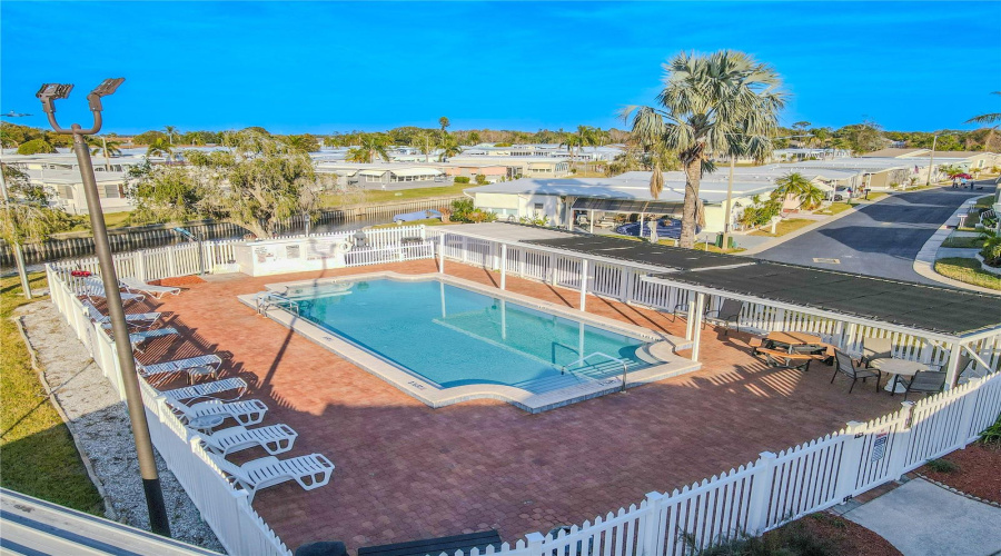 Largo, Florida 33773, 2 Bedroom Bedrooms, ,2 Bathroombathrooms,Residential,For Sale,Magnolia,0,Mfrtb8452306