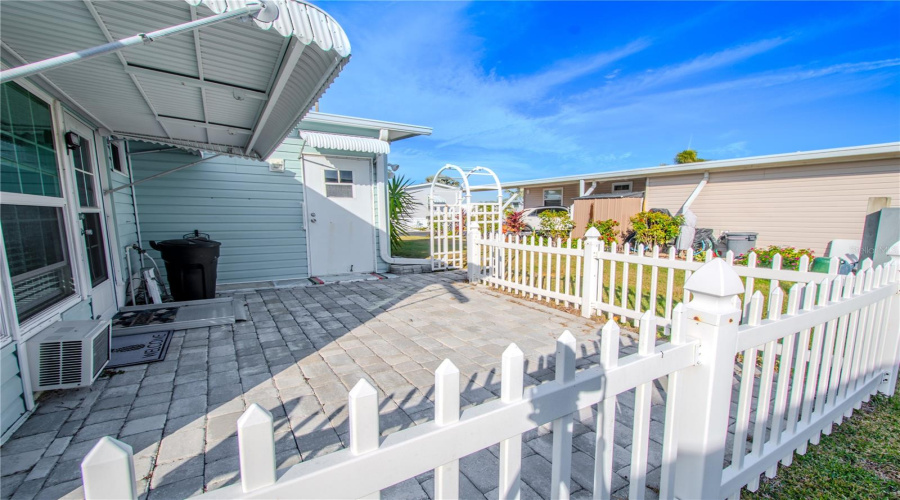 Largo, Florida 33773, 2 Bedroom Bedrooms, ,2 Bathroombathrooms,Residential,For Sale,Magnolia,0,Mfrtb8452306