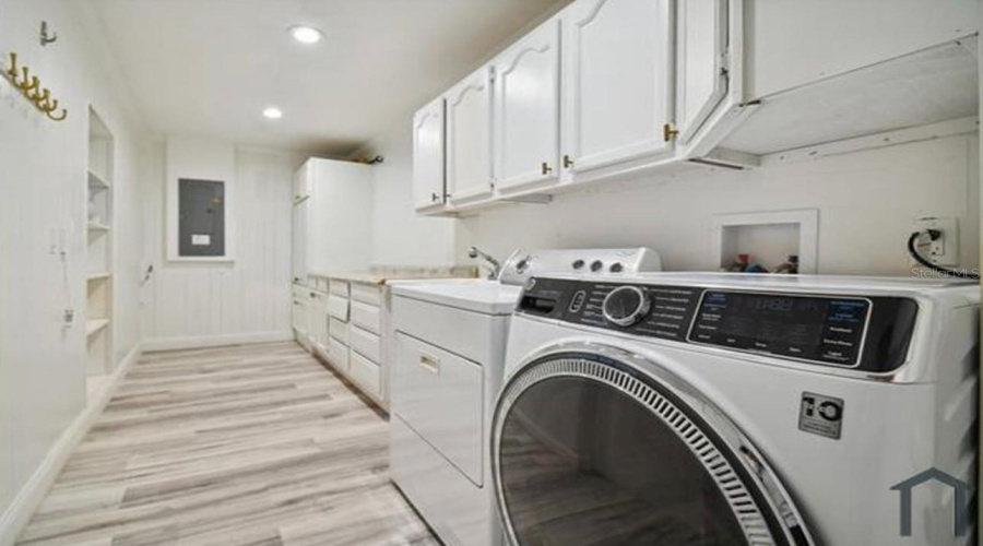 Tampa, Florida 33614, 4 Bedroom Bedrooms, ,3 Bathroombathrooms,Residential,For Sale,Ralston Beach,0,Mfrtb8537430