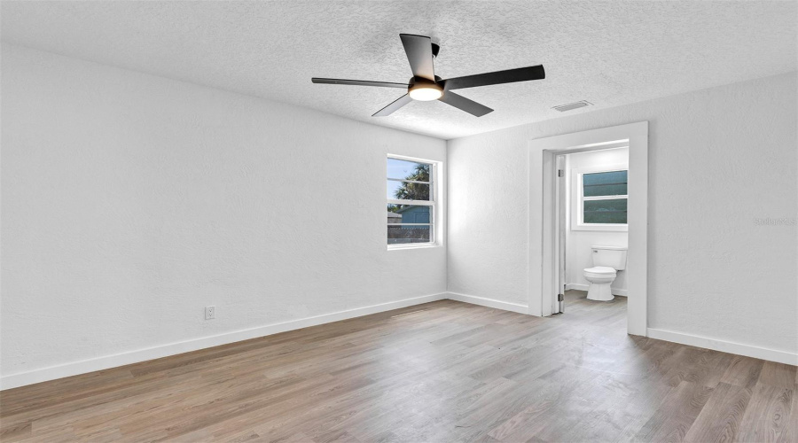 Daytona Beach, Florida 32118, 2 Bedroom Bedrooms, ,2 Bathroombathrooms,Residential,For Sale,Williams,0,Mfro6432441