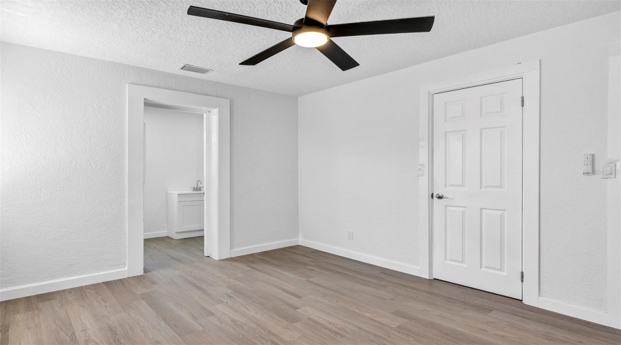 Daytona Beach, Florida 32118, 2 Bedroom Bedrooms, ,2 Bathroombathrooms,Residential,For Sale,Williams,0,Mfro6432441