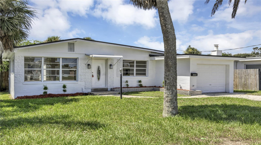 Daytona Beach, Florida 32118, 2 Bedroom Bedrooms, ,2 Bathroombathrooms,Residential,For Sale,Williams,0,Mfro6432441