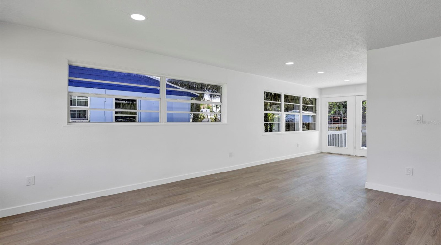 Daytona Beach, Florida 32118, 2 Bedroom Bedrooms, ,2 Bathroombathrooms,Residential,For Sale,Williams,0,Mfro6432441