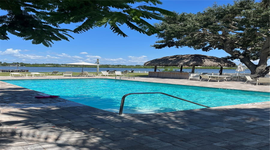 Sarasota, Florida 34242, 2 Bedroom Bedrooms, ,1 Bathroombathrooms,Residential,For Sale,Midnight Pass,0,Mfra4702729